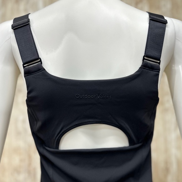 Outdoor Voices Powerhouse Dress in Black [4] - Picture 5 of 11